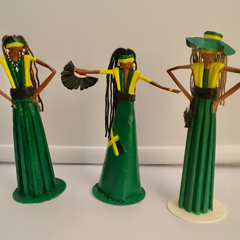 African Newspaper Dolls - Picture 4 of 5